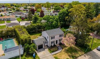28 Eden Crest Dr, Cranston, RI 02920