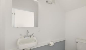 55 John Clarke Rd 3, Middletown, RI 02842