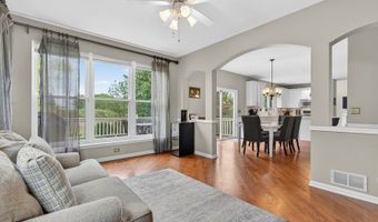 941 Par Dr, Algonquin, IL 60102