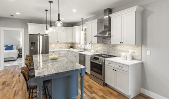 8 Stone Creek Dr, Brentwood, NH 03833