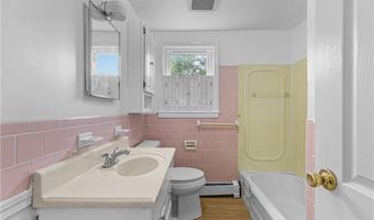 109 W Shore Dr, Coventry, RI 02816