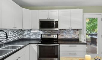 211 W 4th St, Auburn, KS 66402