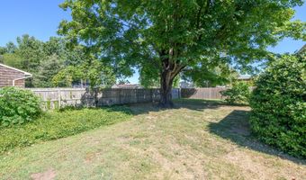 570 Garfield Ave, Belford, NJ 07718