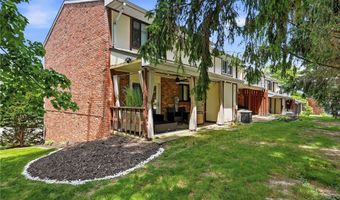 4400 Laurel Oak Dr, Allison Park, PA 15101