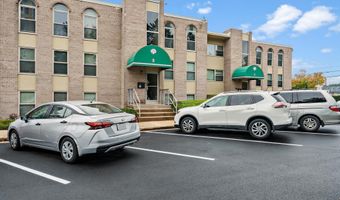 3 CANTERBURY Sq 402, Alexandria, VA 22304