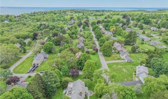 10 Bartlett Rd, Middletown, RI 02842
