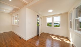 198 Shore Dr, Branford, CT 06405