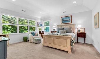 55 Sydney Ct, Atlantic Highlands, NJ 07716