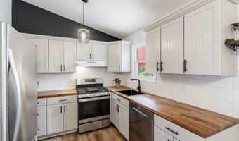 39 Georgetown Blvd, Barnegat, NJ 08005