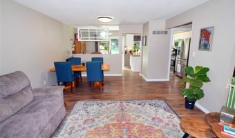 872 Village Brook Ct, Ballwin, MO 63021