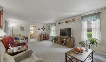 15 Summit Ave, Adams, MA 01220