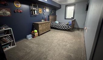 807 6th St, Aurora, NE 68818