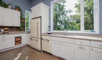 4450 Trapline Dr, Anchorage, AK 99516