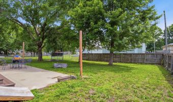 240 E Park Dr, Auburn, KS 66402
