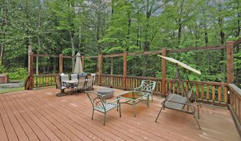 233 Algerie Rd, Becket, MA 01223