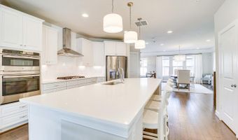 1318 S QUINN St, Arlington, VA 22204