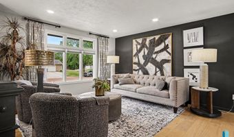 904 S Patrician Ct, Brandon, SD 57055