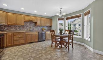 15 Shaker Heights Ln, Chester, NH 03036