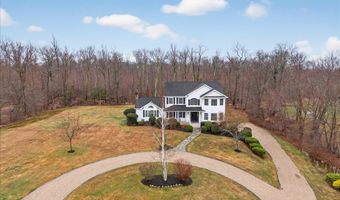 22 Emerald Ln, Bethany, CT 06524