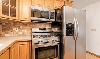 75 Hickory Dr, North Kingstown, RI 02852