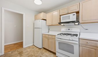 10643 WEYMOUTH St 101, Bethesda, MD 20814