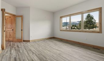 10 Bellflower Ct, Blanchard, ID 83804