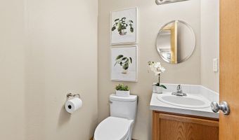 20794 WALNUT St NE, Aurora, OR 97002