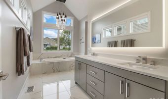 40561 N Newport Dr, Antioch, IL 60002