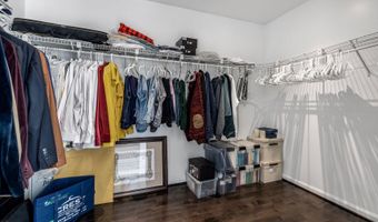 1128 HALESWORTH Dr, Rockville, MD 20854