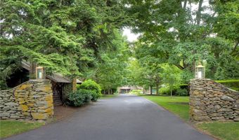 50 Eastover Rd, Portsmouth, RI 02871