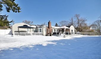 62 Bayside Ave, Amityville, NY 11701