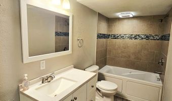 861 Oak Crst, Baxter Springs, KS 66713
