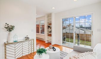 941 N MCKINLEY Rd, Arlington, VA 22205