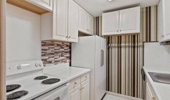 6 CHASE HALL, Dover, DE 19904