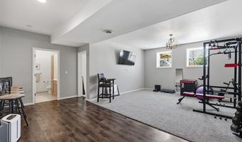 800 Kaitlynn Ave, Anamosa, IA 52205