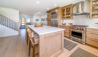 8 Shipmasters Cove Rd, Belfast, ME 04915