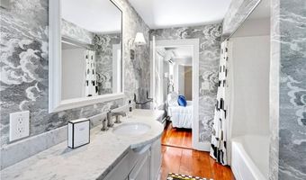 42 Second St, Newport, RI 02840