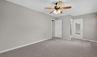 2358 Hidden Meadow Ln, Ballwin, MO 63021