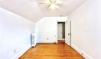 91 Van Zandt Ave, Newport, RI 02840
