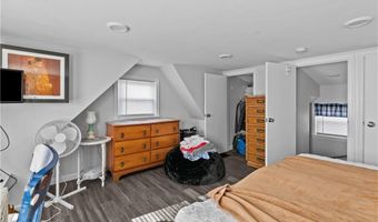 30 Warren Ave A, Middletown, RI 02842