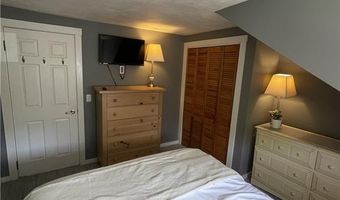 16 Dudley Ave 6, Newport, RI 02840