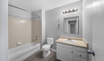2392 Minerva Park Pl, Columbus, OH 43229
