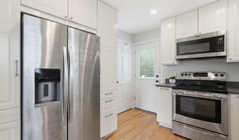 6524 27TH St N, Arlington, VA 22213