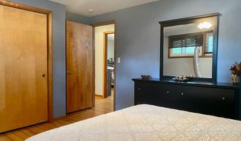 693 Edgewater Dr, Amherst, NY 14228