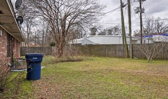 202 Gay St, Batesville, MS 38606