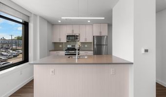 957 BROADWAY 201, Bayonne, NJ 07002