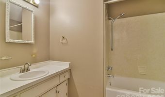 115 Wicklow Dr, Asheville, NC 28806