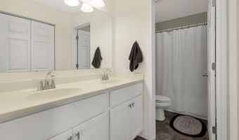 20 Thoreau Dr, Ashville, OH 43103