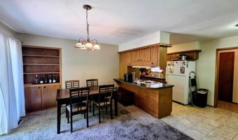 6114 Edinburg St, Bel Aire, KS 67220