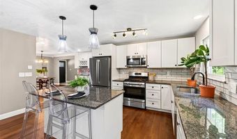 1014 Bedford Ln, Ballwin, MO 63011